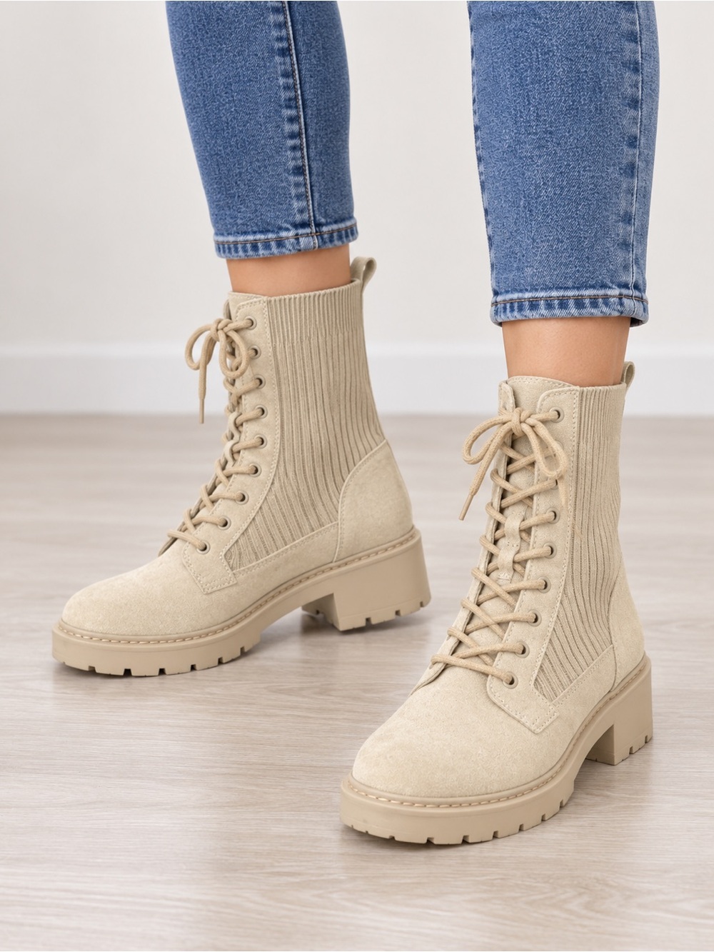 Steve Madden Cream Suede Knit Lace-Up Combat Boots Size 8.5